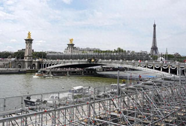 法国总统府称马克龙会按照承诺在塞纳河游泳 但不一定是在奥运会前