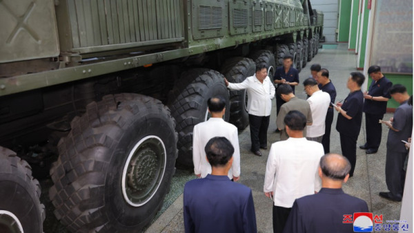 朝媒首曝光金正恩视察核武基地 军事家：美国大选前朝或核试(图)