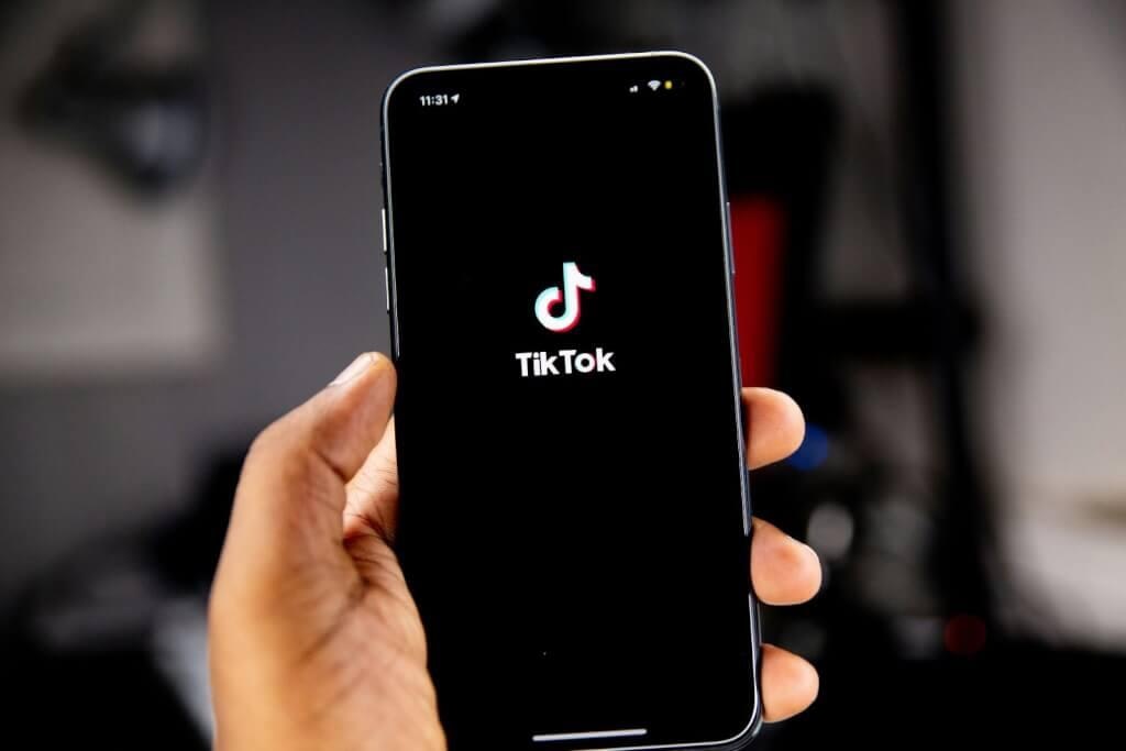 7個法國家庭聯合控告TikTok 演算法推送錯誤內容導致孩子輕生