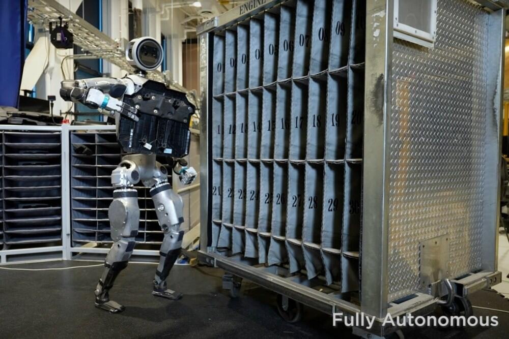 Boston Dynamics 新款 Atlas 人形機器人可自主分類汽車零件