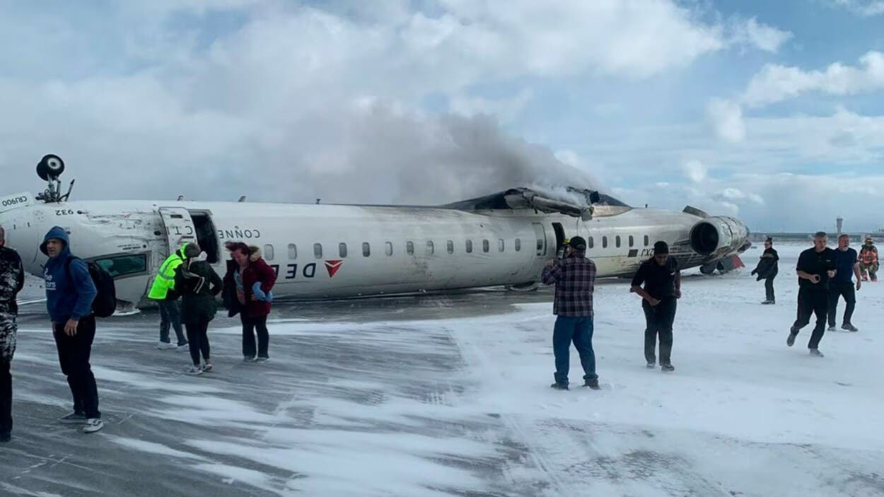 达美航空一架飞机在多伦多机场坠毁 8名乘客受伤